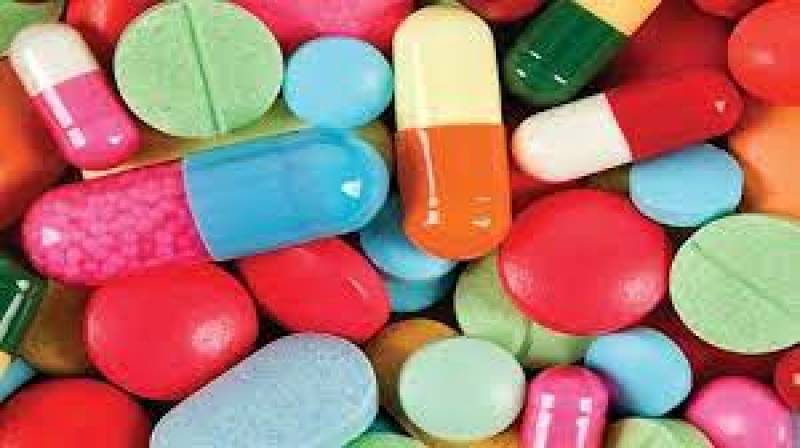 کشف ۴۱۸۸۴۰ قلم انواع داروی احتکارشده در کرمان